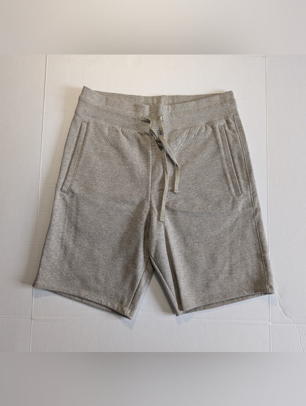  Bolivares Men’s Gray Drawstring Sweat Pant Shorts Size Medium